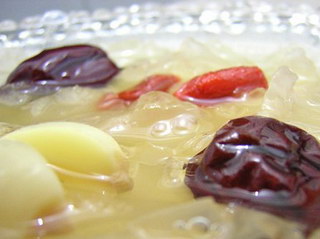 【饮食健康】秋季滋阴润燥食物之银耳食疗法