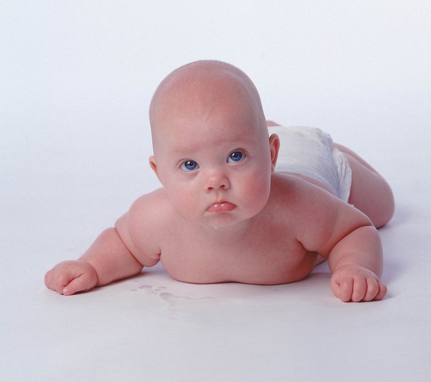 新生儿泪囊炎:最大症状不哭也流泪