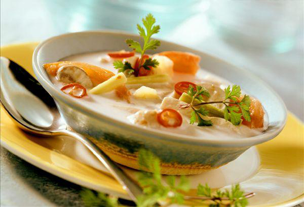 喝清炖鸡汤 能快速缓解感冒症状_感冒食疗