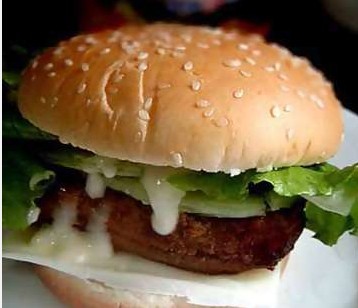 自制汉堡包推荐:奶酪虾酱烤鸡堡_面包的做法大