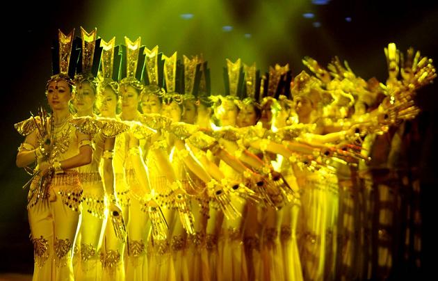 沈阳市环卫工人喜迎环卫工人节 上演环卫style