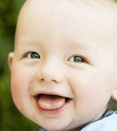 舌苔薄少,光滑无苔或舌苔部分剥落