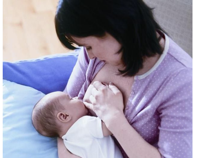 母乳喂养:如何给宝宝断掉夜奶