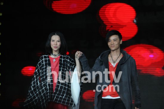 蔡少芬张晋《天天向上》秀恩爱 分享婚姻生活