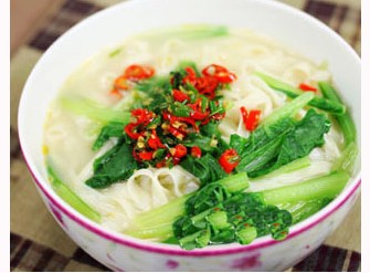 产妇营养食谱:鲫鱼汤面_产妇,营养食谱_产后饮