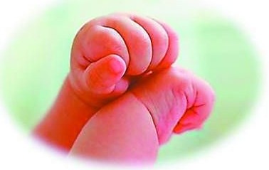 为宝宝修剪指甲的3个小窍门_生活护理