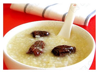 宝宝消化不良:红枣小米粥_消化系统