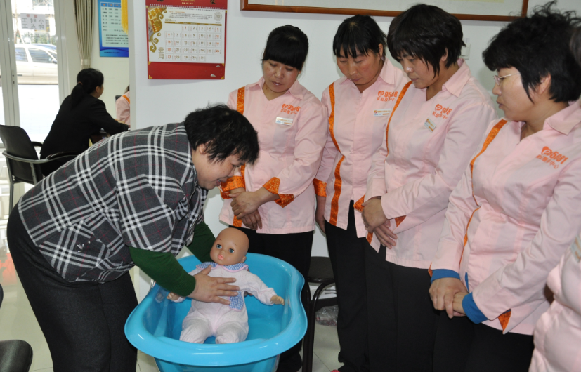 高级母婴培训师教你火眼金睛找金牌月嫂_孕妇