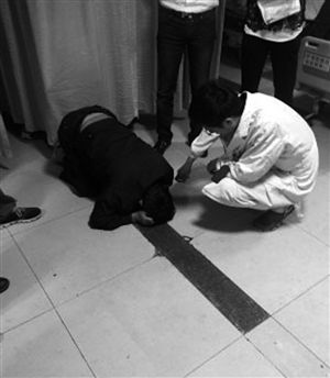 女孩因抄作业被生父吊起打死 父亲被刑拘