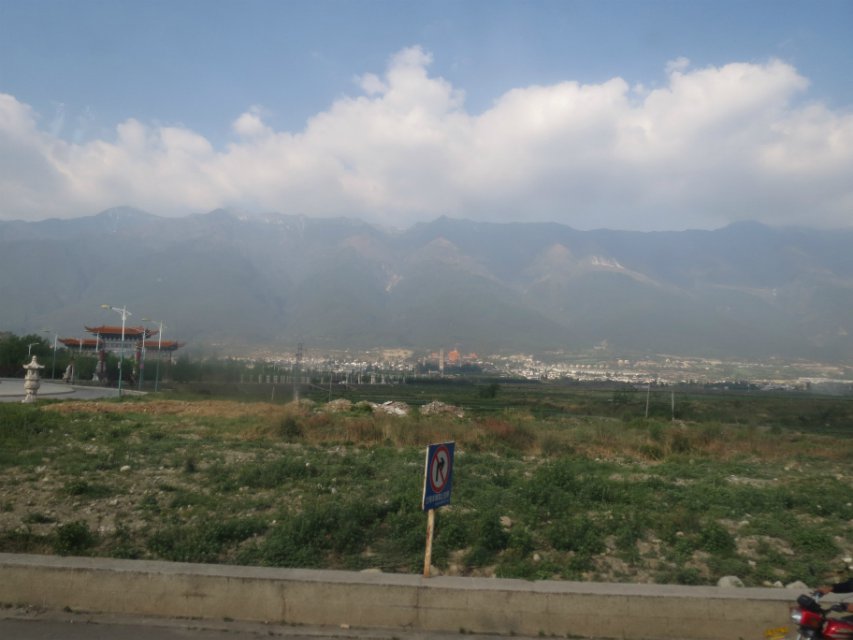 央视记者王志安微博为虐童者颜艳红辩护!