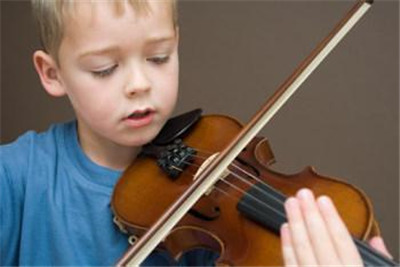 孩子什么时候开始学小提琴等问答30题_艺术特