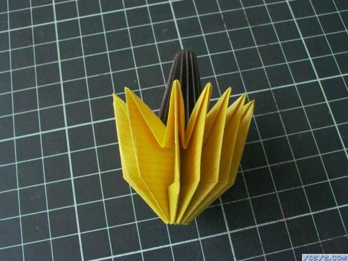手工折纸花:向日葵的手工折法!_手工_亲亲宝贝网