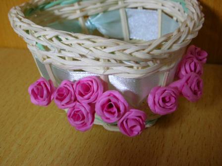 手工小制作:漂亮的小朵玫瑰手工制作方法 (二)