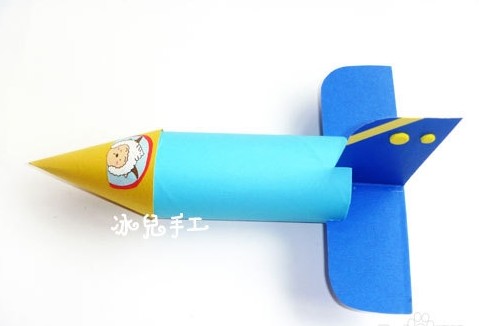 废物利用幼儿手工:卷纸芯制作小飞机 (二)