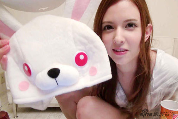 最近岛国爱情动作片新宠泷泽萝拉要出全裸AV的消息让整个网络都沸腾了，你是否还在都出求宠泷泽萝拉新片种子呢，现在说下载神马的都是浮云，先来看看照片过过眼瘾吧，这里有最全的宠泷泽萝拉写真。