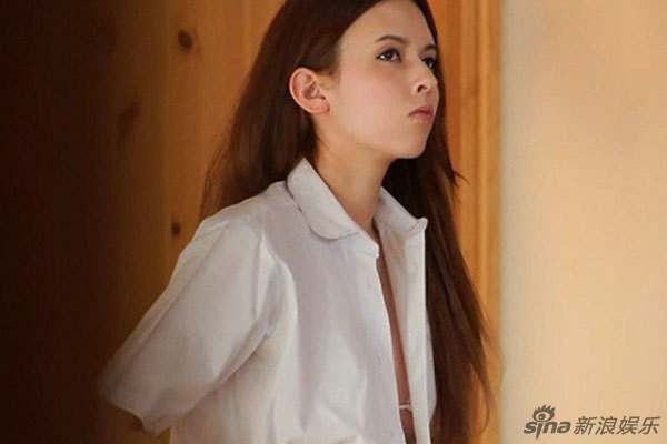 最近岛国爱情动作片新宠泷泽萝拉要出全裸AV的消息让整个网络都沸腾了，你是否还在都出求宠泷泽萝拉新片种子呢，现在说下载神马的都是浮云，先来看看照片过过眼瘾吧，这里有最全的宠泷泽萝拉写真。