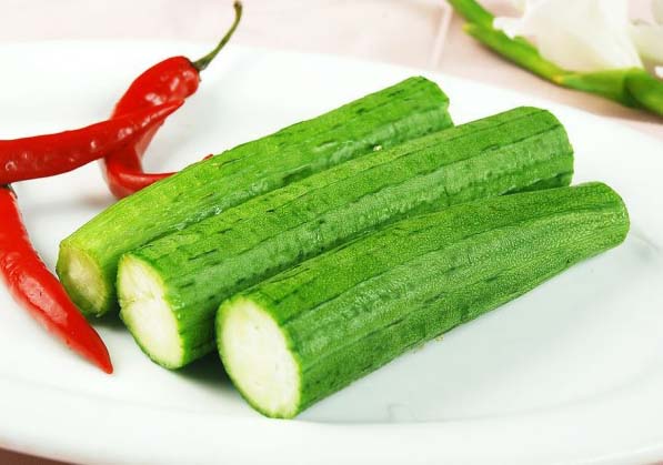 哺乳期饮食注意:多吃丝瓜可预防乳腺增生_哺乳