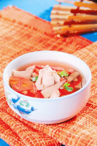 原料:   猪瘦肉100克,番茄250克.