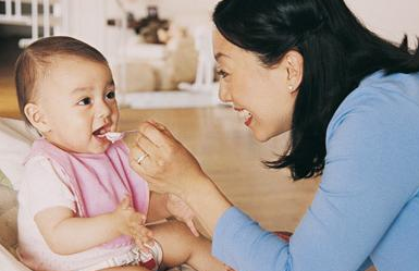 婴儿饮食禁忌:米粉不能当 饭 吃_婴儿