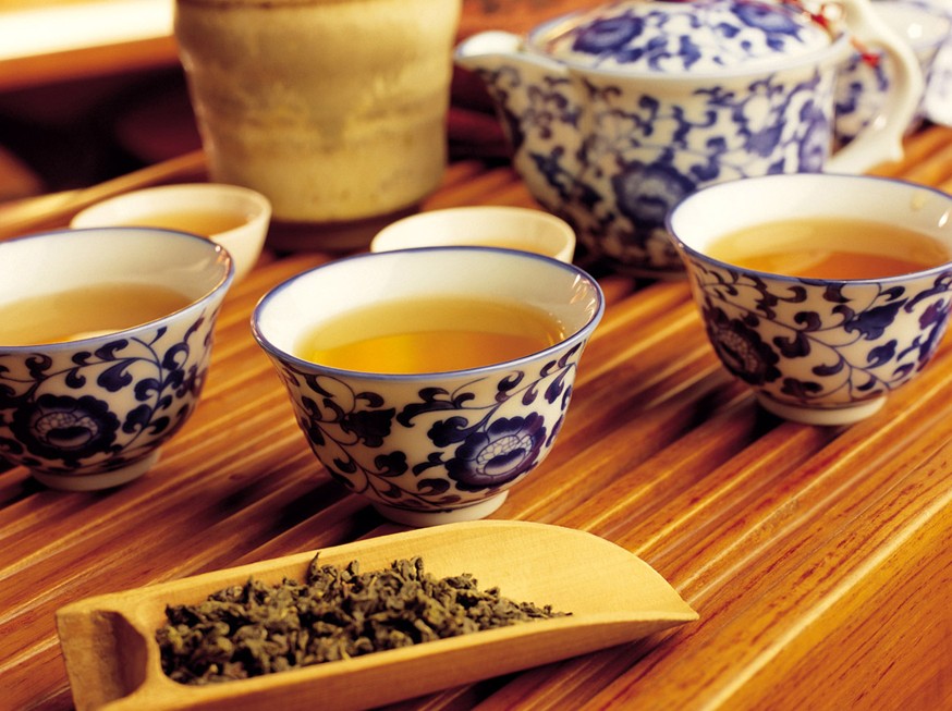 中国饮食:西湖龙井茶如何冲泡_中西餐礼仪