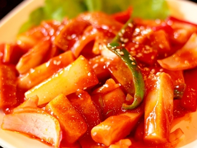 韩国特色小吃:韩国炒米条的做法