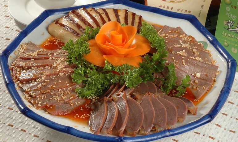 制作冷菜拼盘的方法与技巧