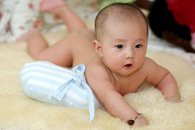 夏天宝宝睡觉穿什么好