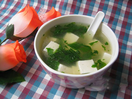 产后瘦身食谱之芹菜豆腐汤