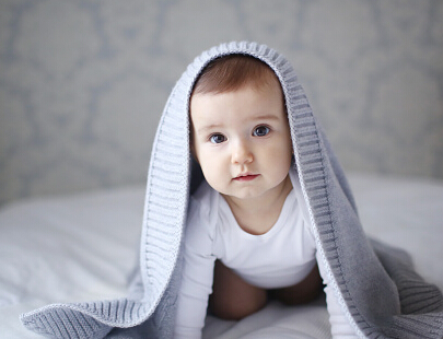 秋季宝宝长痱子怎么办_皮肤五官