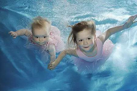 孩子学游泳怎么学憋气