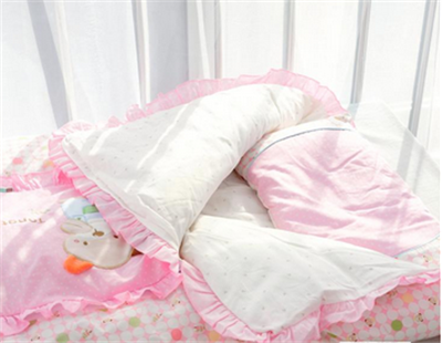 【新生儿冬天盖什么被子】_婴儿冬天盖什么被