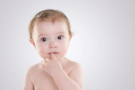 新生儿鼻塞的原因是什么呢