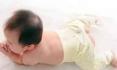 我跟婆婆育儿观念不同一直吵架，结果宝宝说了这样一句话，我们都笑了