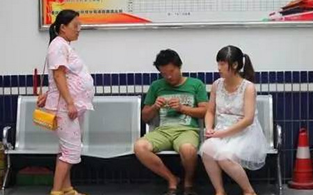 老公出轨了，结果那女的不能生......他以为姐姐女儿是他女儿，跟我要孩子，搞笑