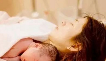 产妇月子里排汗要注意了！分为病理性和生理性两种~