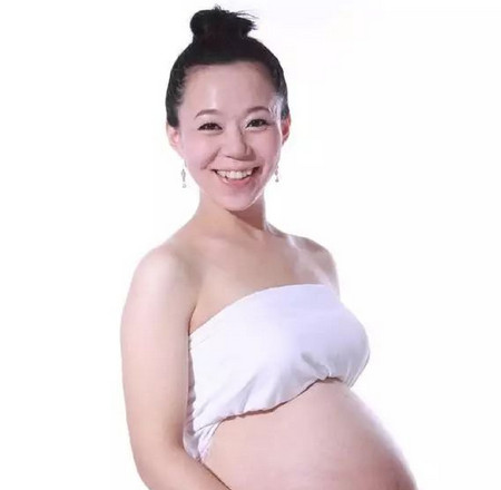 告诉老公怀孕了，你家的那位是怎么表现的？手舞足蹈的像个孩子！