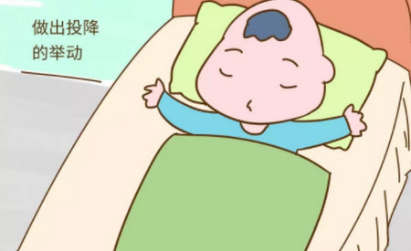 宝宝睡觉老是做这个动作，你知道真正的原因吗？！