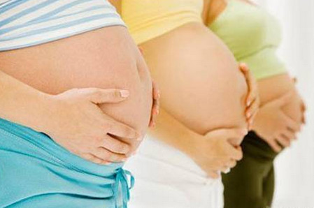 孕妈摸肚子会导致胎儿脐带绕颈？如果是真的，如何避免呢？