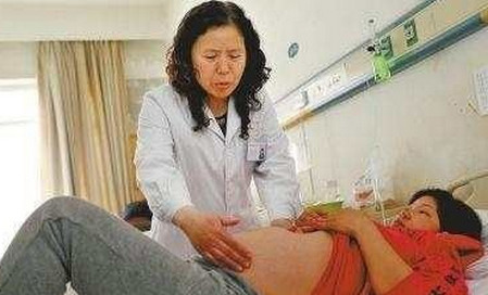 生二胎身材走型被丈夫嫌弃, 结果婆婆一句话让产妇泪流满面......