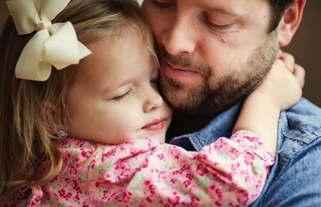 爸爸应该怎样参与到女儿的教育中？？？