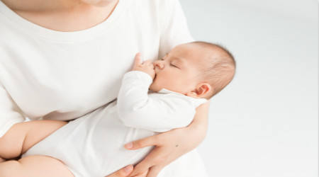 哺乳期乳房胀痛难忍怎么办？