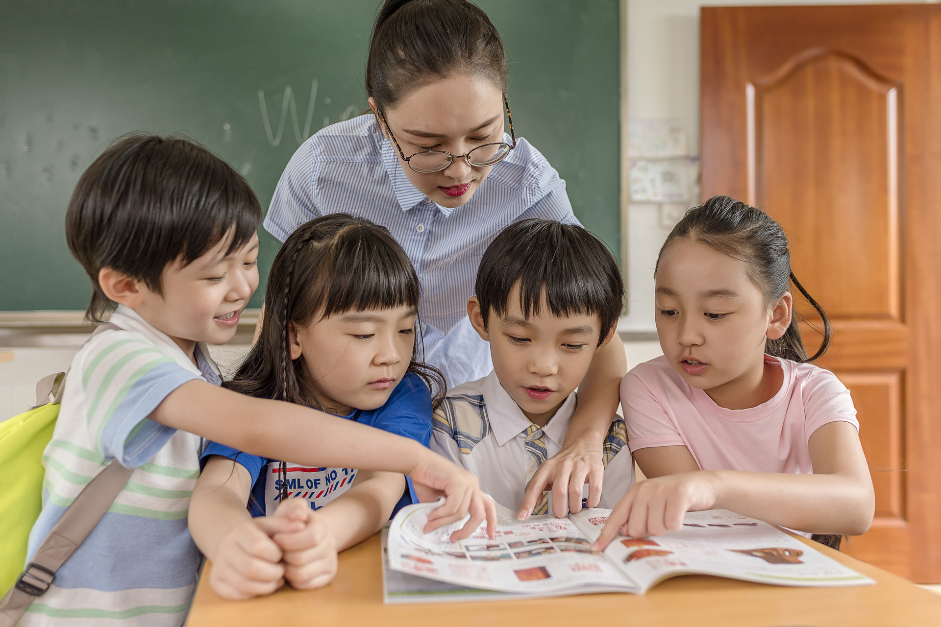 三年级作文夸夸我的同学400字