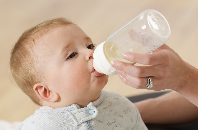 什么时候给宝宝断奶最好_宝宝,断奶