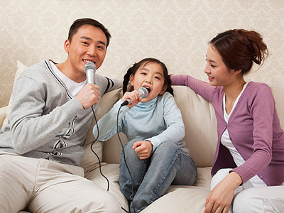 什么歌曲适合三八妇女节播放?_三八妇女节的